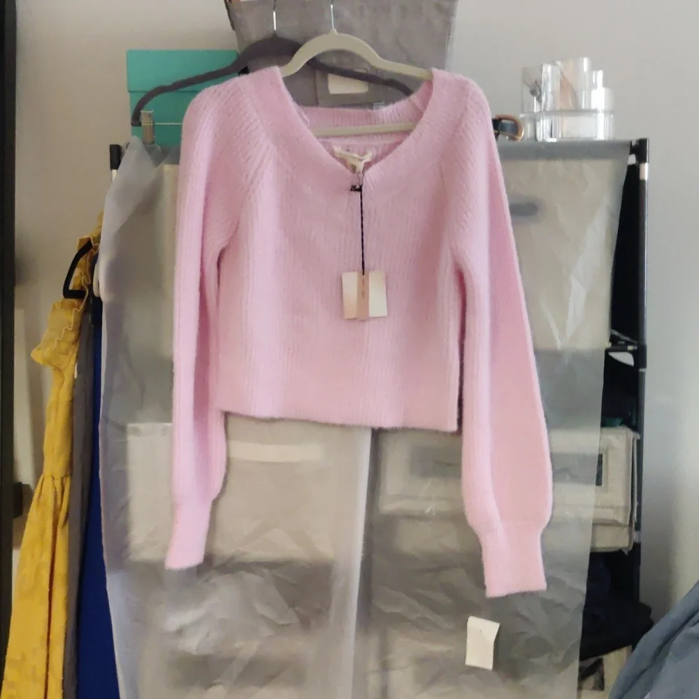 Happily Grey Chic Pink V-Neck Sweater for Women Size Medium